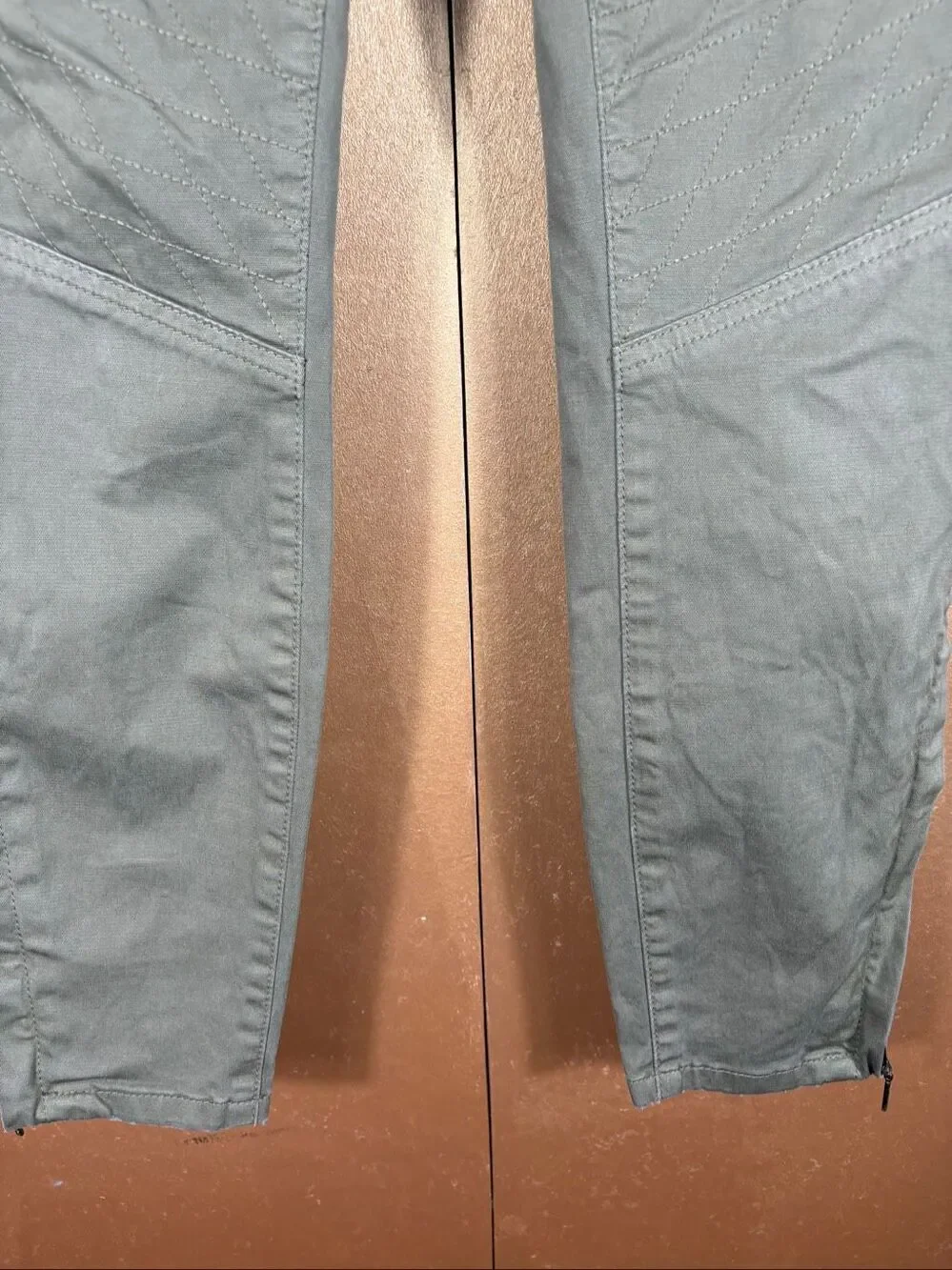 Tory Burch army green zippered ankle chino pants size 27
